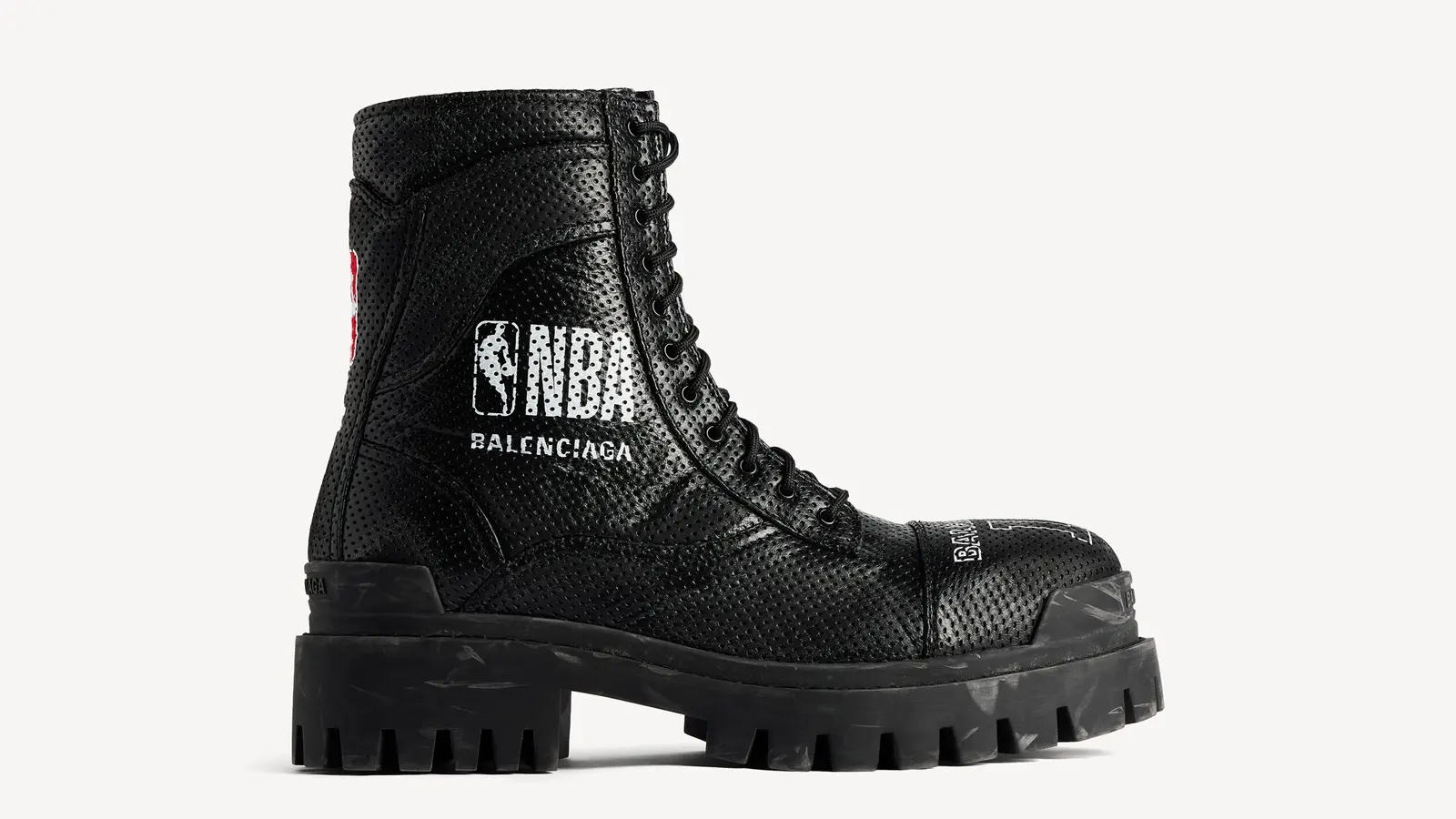 The Balenciaga boot with an ultra-lightweight injected foam midsole.