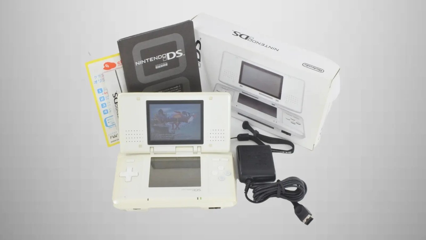 THE FILES] 012: Nintendo DS Lite Design & Hardware Audit