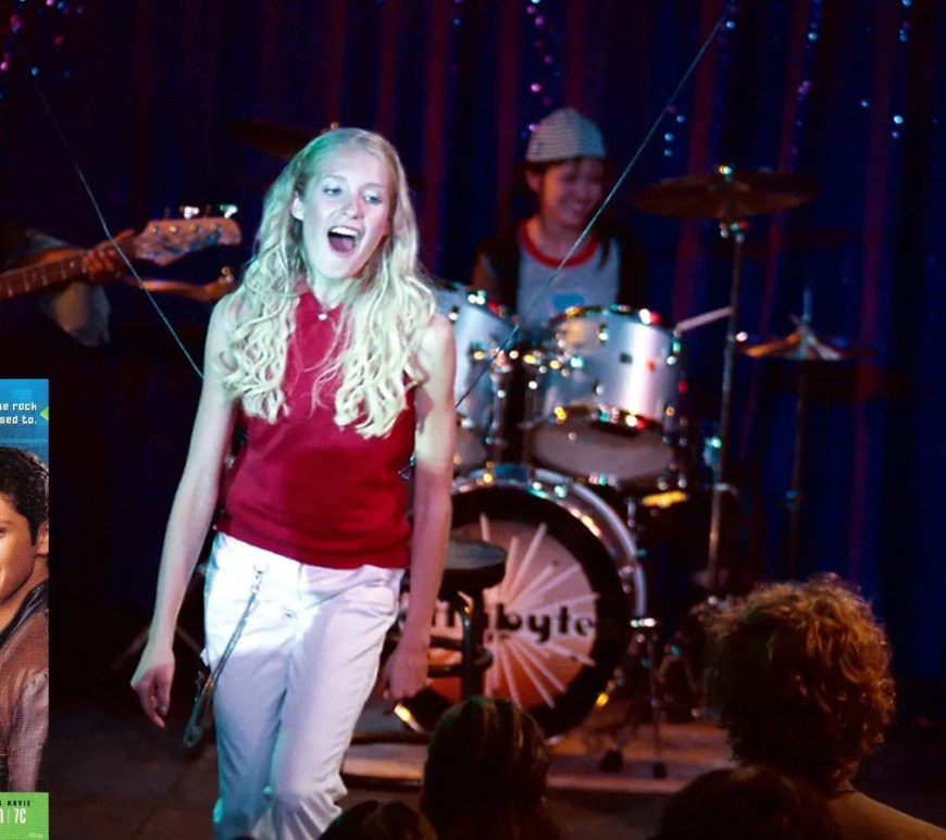 The emotional final scene of Pixel Perfect (2004) showing Samantha performing an acoustic song as hologram Loretta Modern.