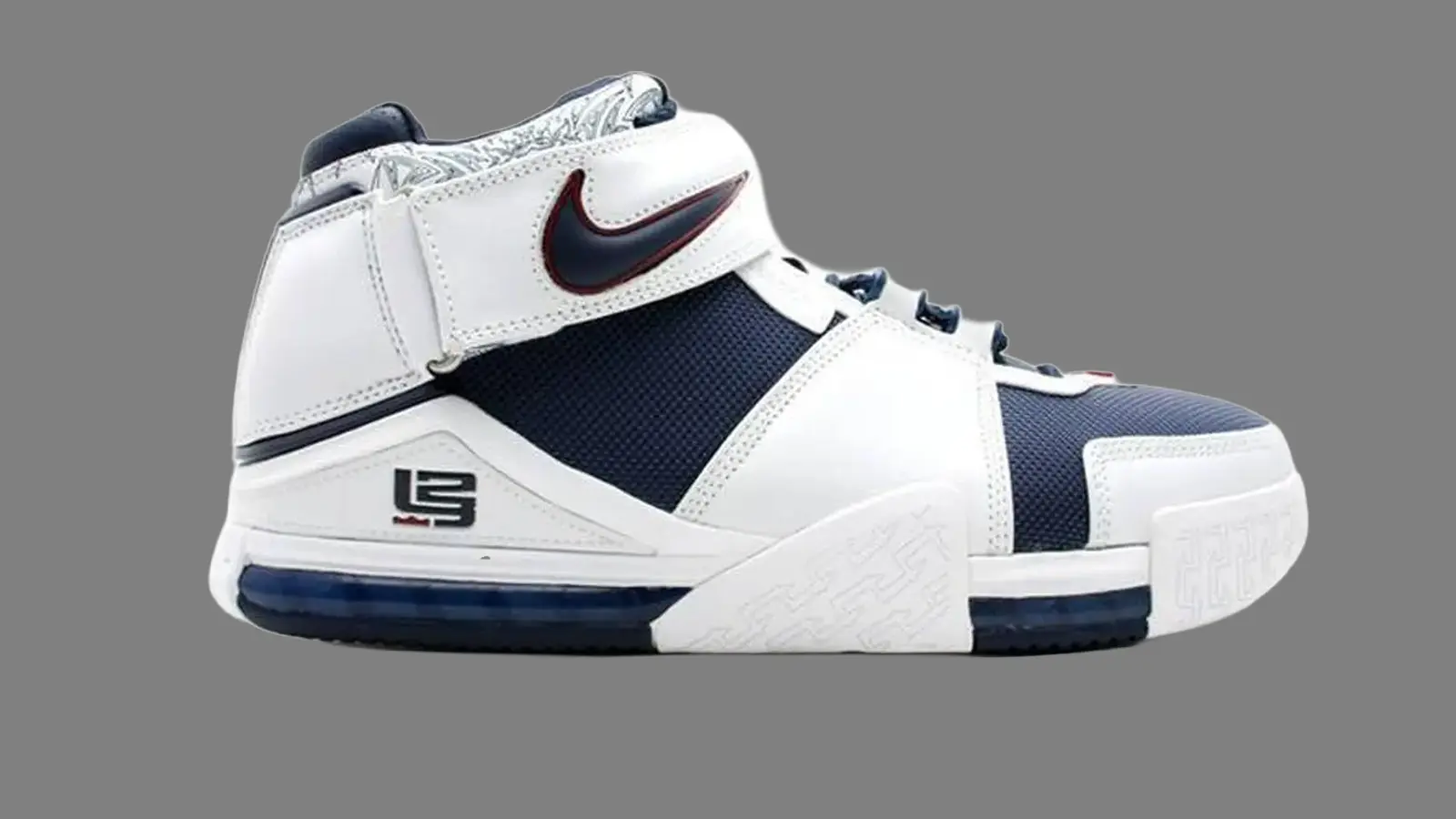 THE FILES] 217 : The Nike Zoom LeBron II (2004)