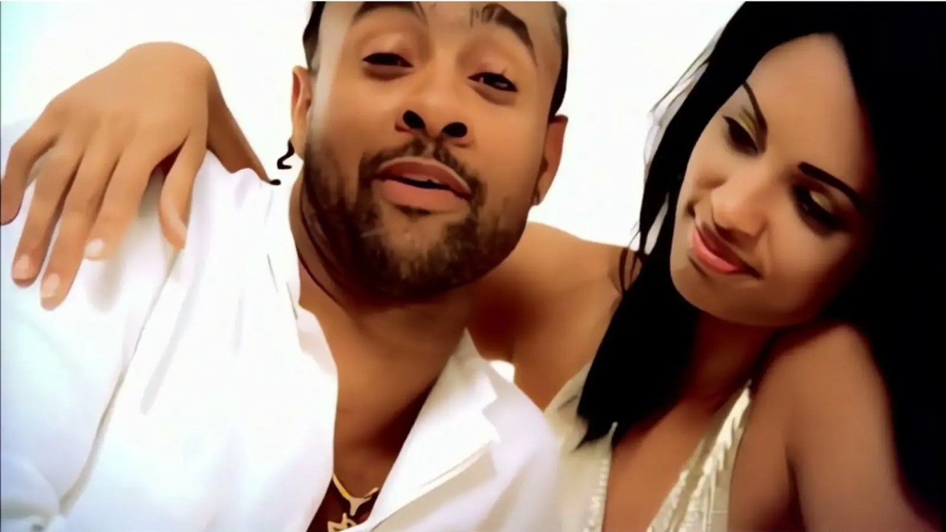 A still from Shaggy's 2001 music video for Angel