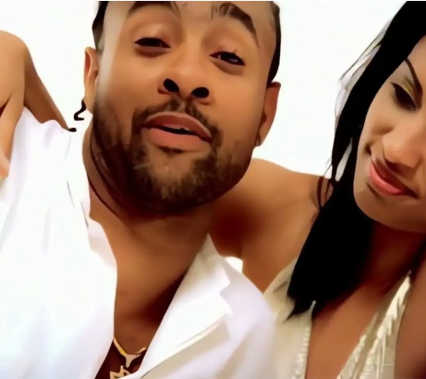 A still from Shaggy's 2001 music video for Angel