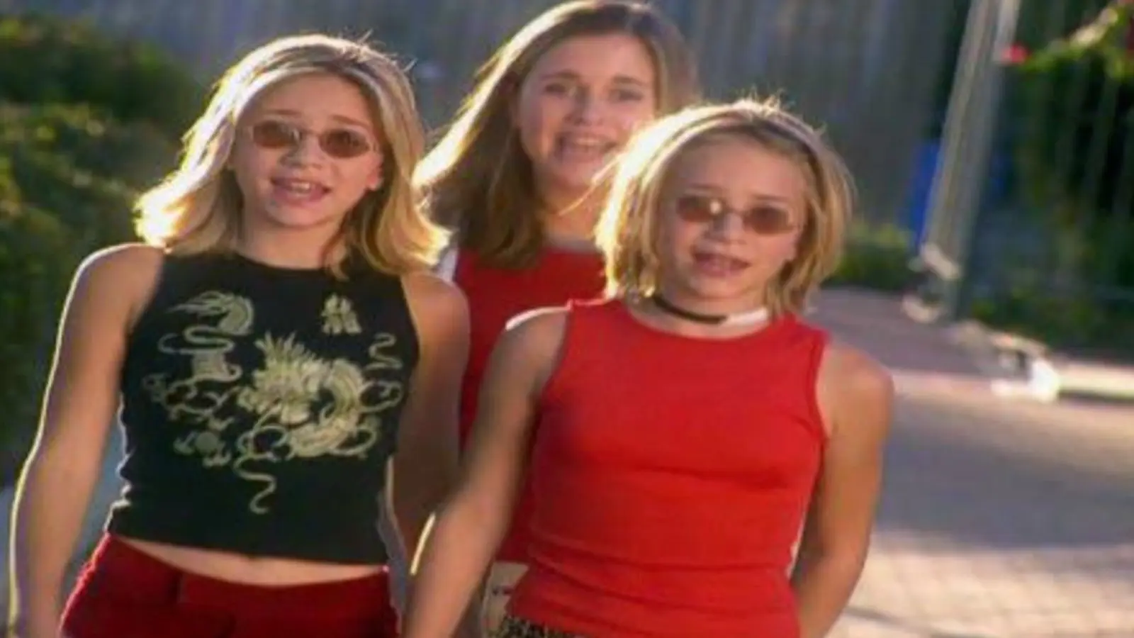 [THE FILES] : You’re Invited to Mary-Kate & Ashley’s School Dance Party (2000)