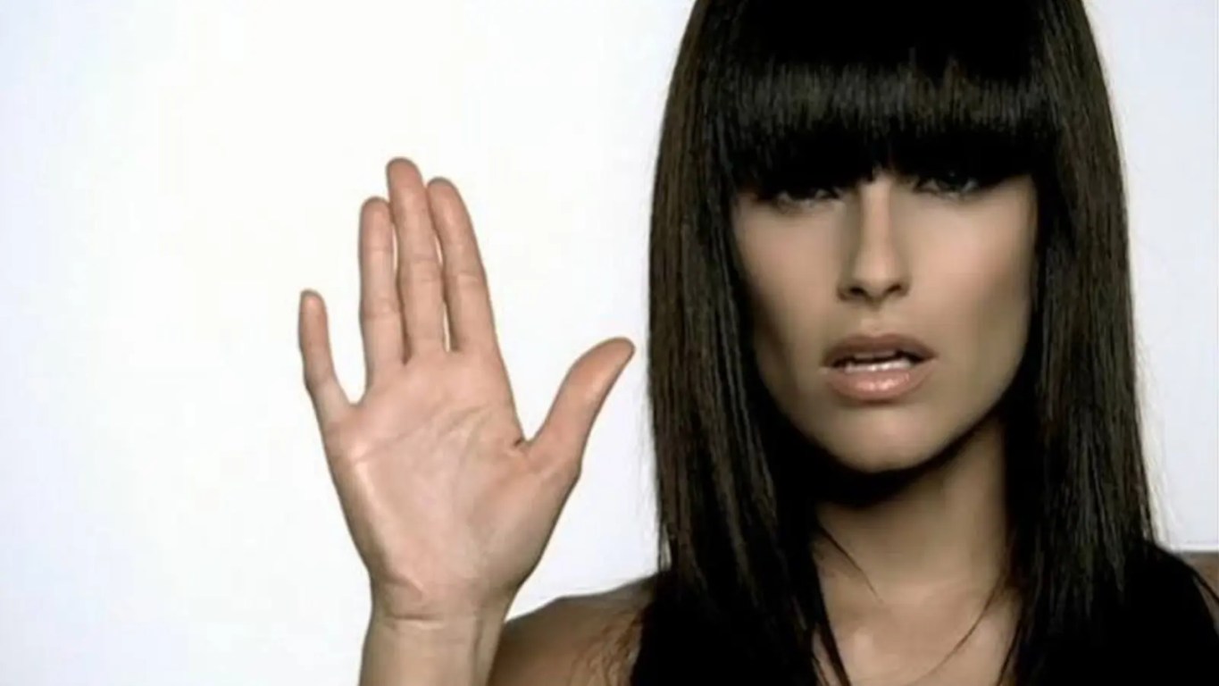 A still from Nelly Furtado Say It Right (2006) music videow