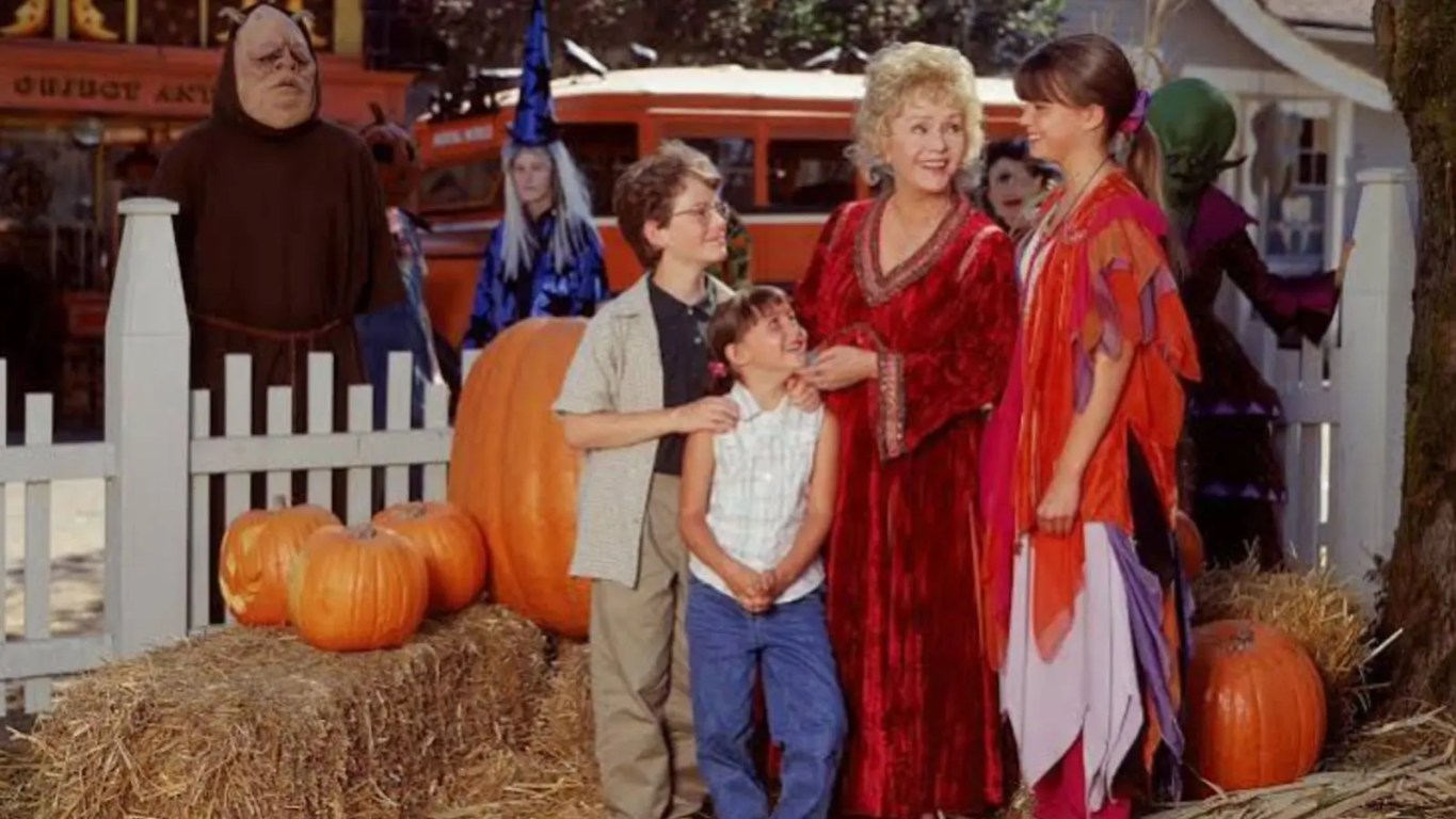 A still from Halloweentown High (1998)