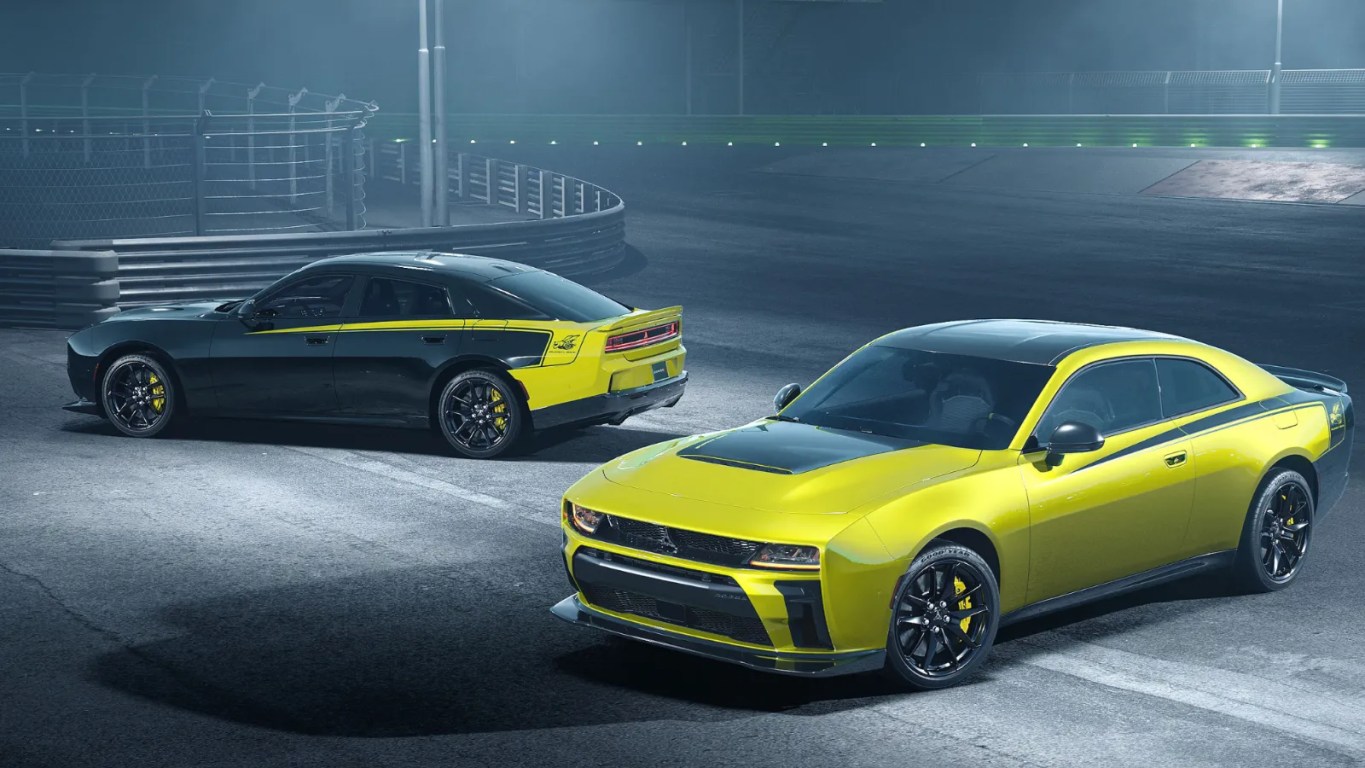 A still of the Dodge Super Bee hero image