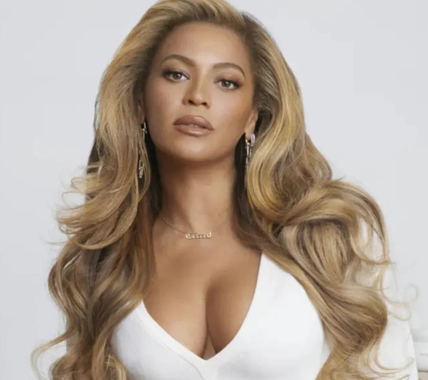 A still of Beyonce showing off the Cecred lineup.